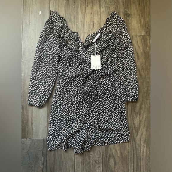 Zara Romper​​ - Picture 3 of 6
